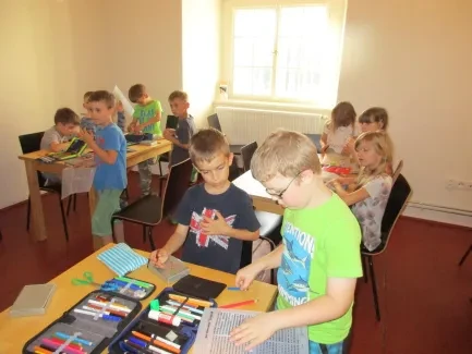 Škola v přírodě 1. A, 2. B, 4. A - Broumov (část 1)