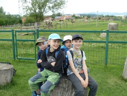 Škola v přírodě 1. A, 2. B, 4. A - Broumov (část 1)