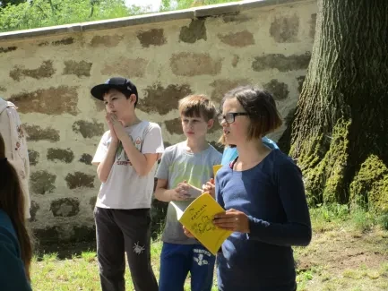 Škola v přírodě 1. A, 2. B, 4. A - Broumov (část 1)