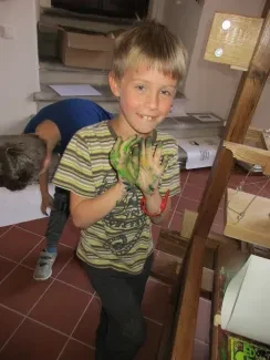 Škola v přírodě 1. A, 2. B, 4. A - Broumov (část 1)