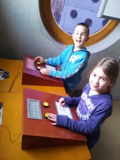 ŠD druháků na výstavě Hry a klamy ve vědecké knihově