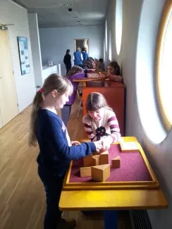 ŠD druháků na výstavě Hry a klamy ve vědecké knihově