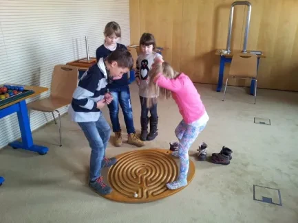 ŠD druháků na výstavě Hry a klamy ve vědecké knihově