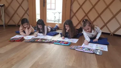 Učíme se a slavíme v jurtě_1. A