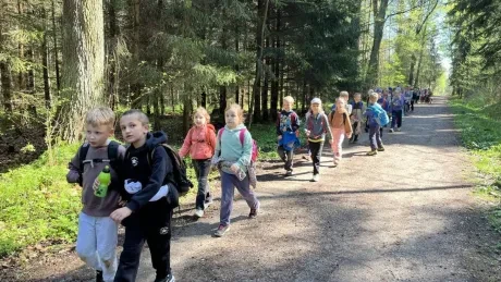 Den Země_1. A, 1. B