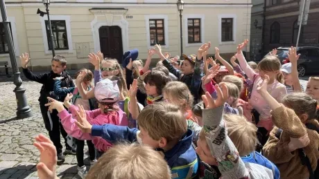 Den Země_1. A, 1. B