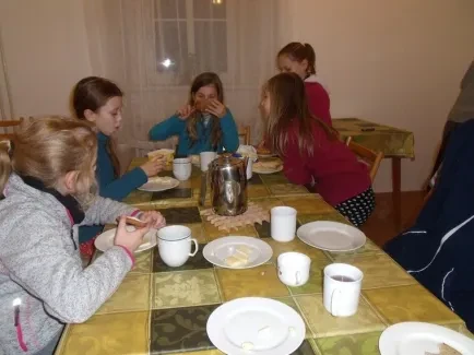 Přespávání Holka IN