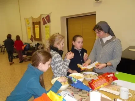 Přespávání Holka IN