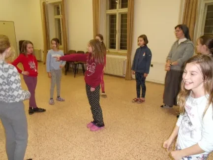 Přespávání Holka IN