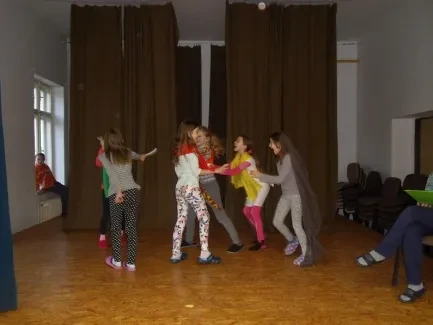 Přespávání Holka IN