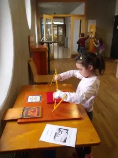 ŠD prvňáků na výstavě Hry a klamy ve vědecké knihovně