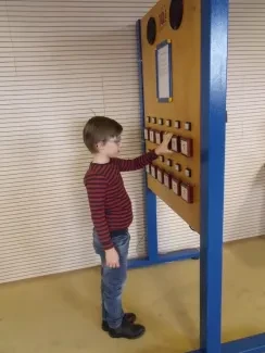 ŠD prvňáků na výstavě Hry a klamy ve vědecké knihovně