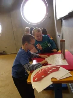 ŠD prvňáků na výstavě Hry a klamy ve vědecké knihovně