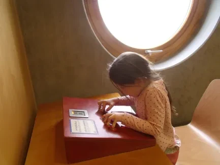 ŠD prvňáků na výstavě Hry a klamy ve vědecké knihovně