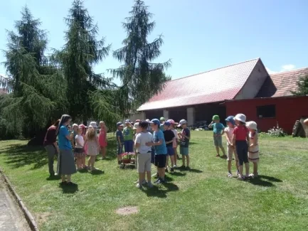 Putování s hradeckými lvy do kláštera - ŠD 1.tř.
