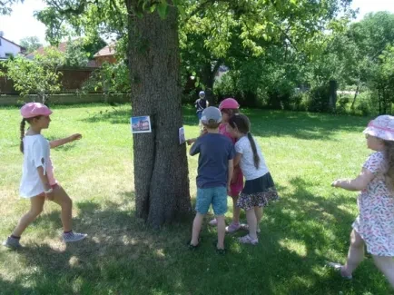 Putování s hradeckými lvy do kláštera - ŠD 1.tř.