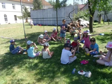 Putování s hradeckými lvy do kláštera - ŠD 1.tř.