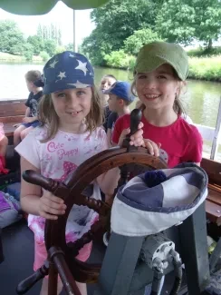 Výlet 1. A - Hučák, projížďka lodí