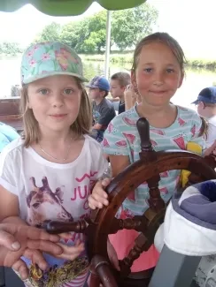 Výlet 1. A - Hučák, projížďka lodí