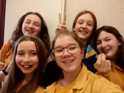 Žluto-modrý den_7.A, 7.B