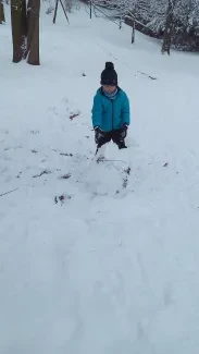 Hrátky na sněhu v družině prvňáčků