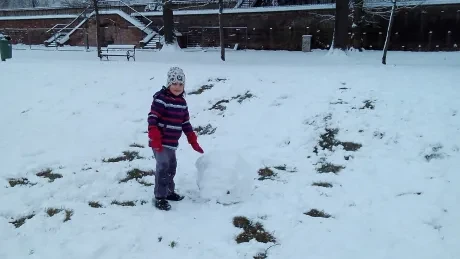 Hrátky na sněhu v družině prvňáčků