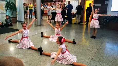 Vernisáž_OCH HK_Pomáháme seniorům_ŠD