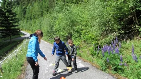 Škola v přírodě 1.B, 2.A - Janské Lázně (část 1)
