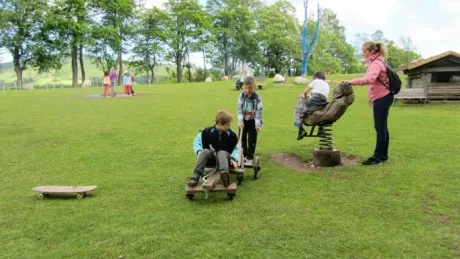 Škola v přírodě 1.B, 2.A - Janské Lázně (část 1)