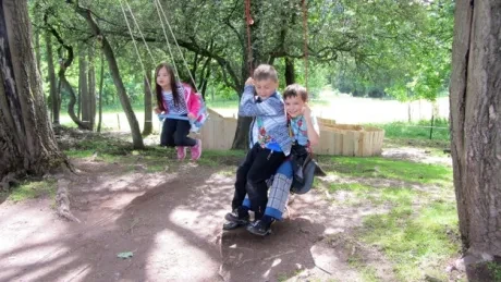 Škola v přírodě 1.B, 2.A - Janské Lázně (část 1)