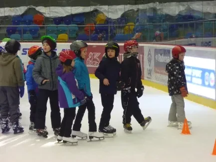 Bruslíme a hrajeme na ledě
