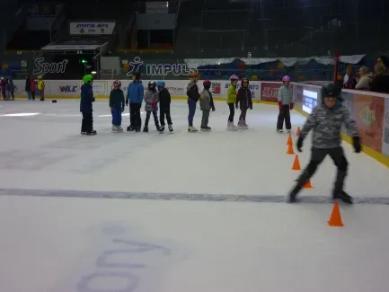 Bruslíme a hrajeme na ledě