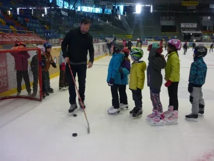 Bruslíme a hrajeme na ledě