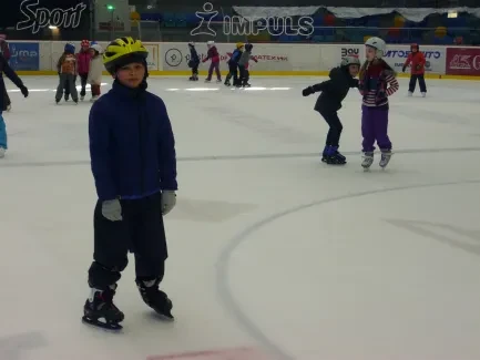 Bruslíme a hrajeme na ledě