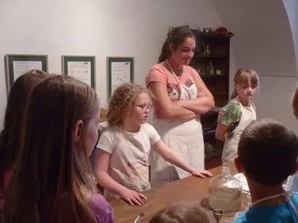 Škola v přírodě 1. A, 2. B, 4. A - Broumov (část 2)