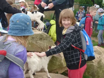 Škola v přírodě 1. A, 2. B, 4. A - Broumov (část 2)