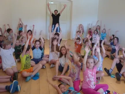 Škola v přírodě 1. A, 2. B, 4. A - Broumov (část 2)