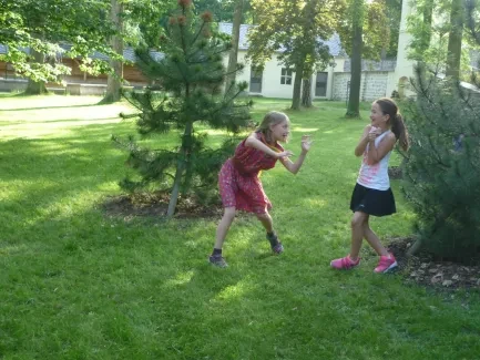 Škola v přírodě 1. A, 2. B, 4. A - Broumov (část 3)