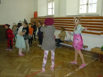 Masopust - karneval - 1. B a 2. A