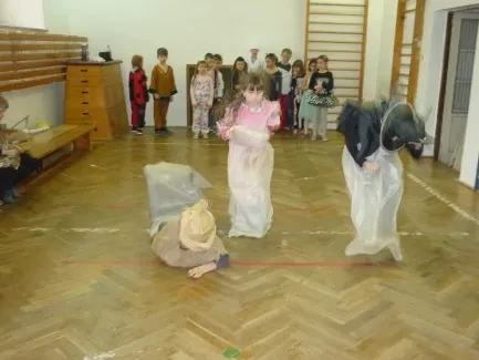 Masopust - karneval - 1. B a 2. A