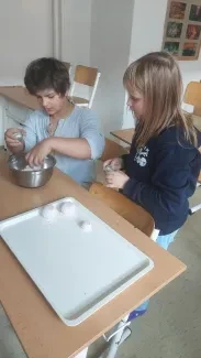Školní klub a jeho adventní tvoření