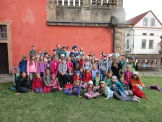 Škola v přírodě 1. A, 2. B, 4. A - Broumov (část 1)