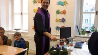 Žehnání adventního věnce_3. A a 7. B