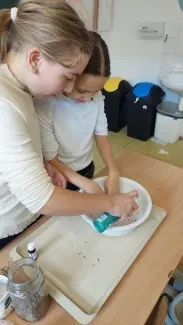 Školní klub a jeho adventní tvoření